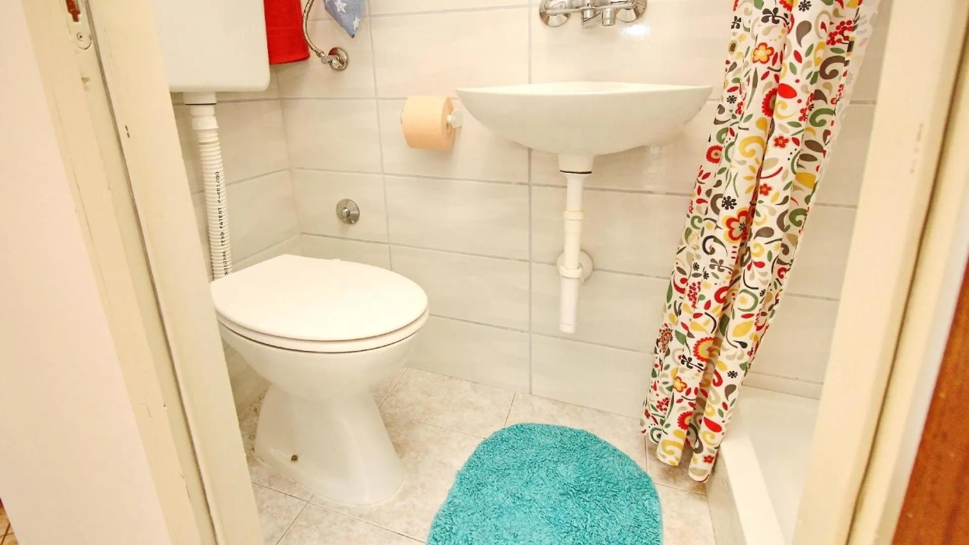 Doppelzimmer Max 2 Personen, 12 M , 1 Schlafzimmer Mit Doppelbett, Klimatisiert Mit Kuehlschrank Und Free Wi-Fi Baska  Baska (Krk)