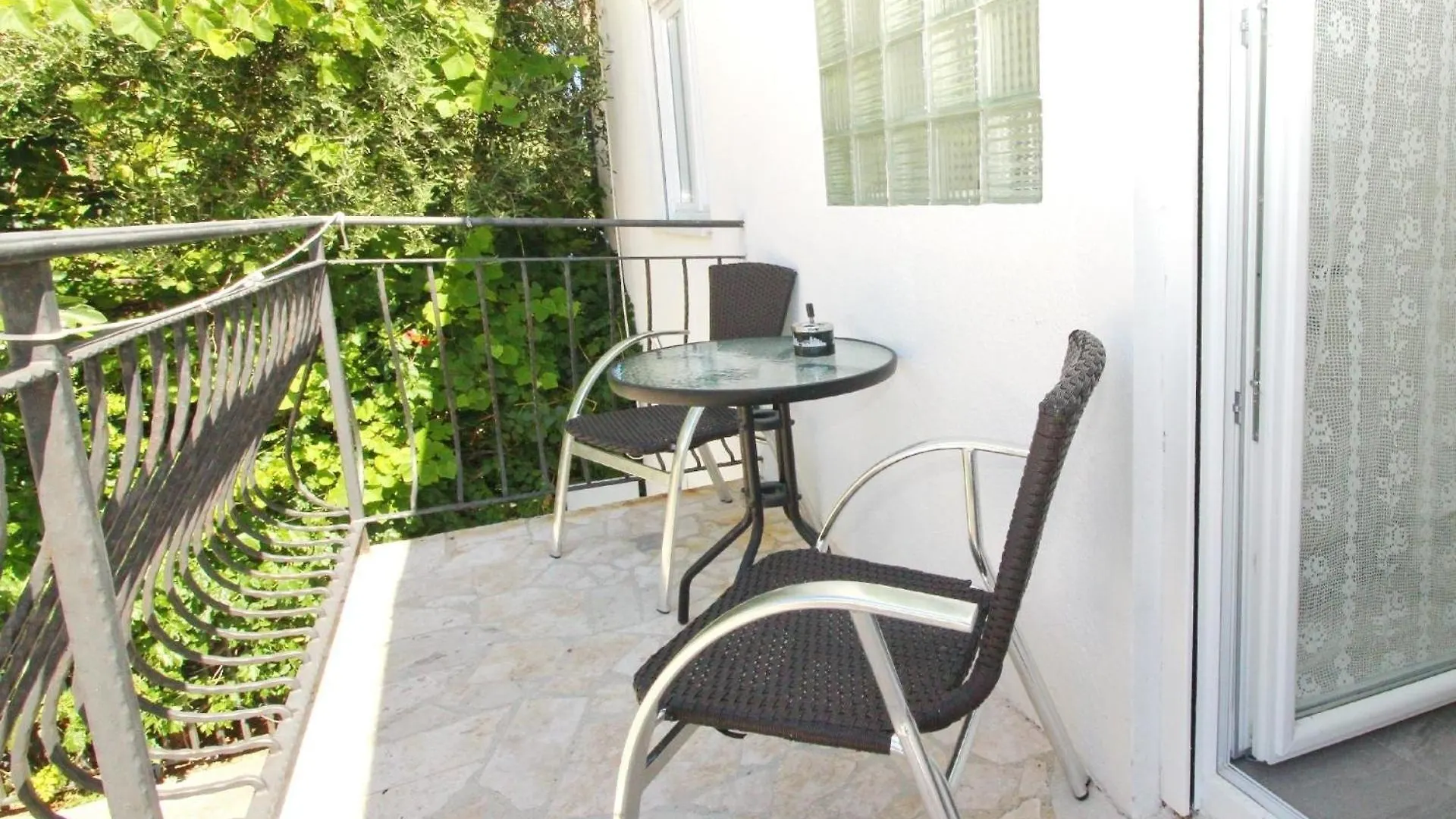 Doppelzimmer Max 2 Personen, 12 M , 1 Schlafzimmer Mit Doppelbett, Klimatisiert Mit Kuehlschrank Und Free Wi-Fi Baska  Croatia