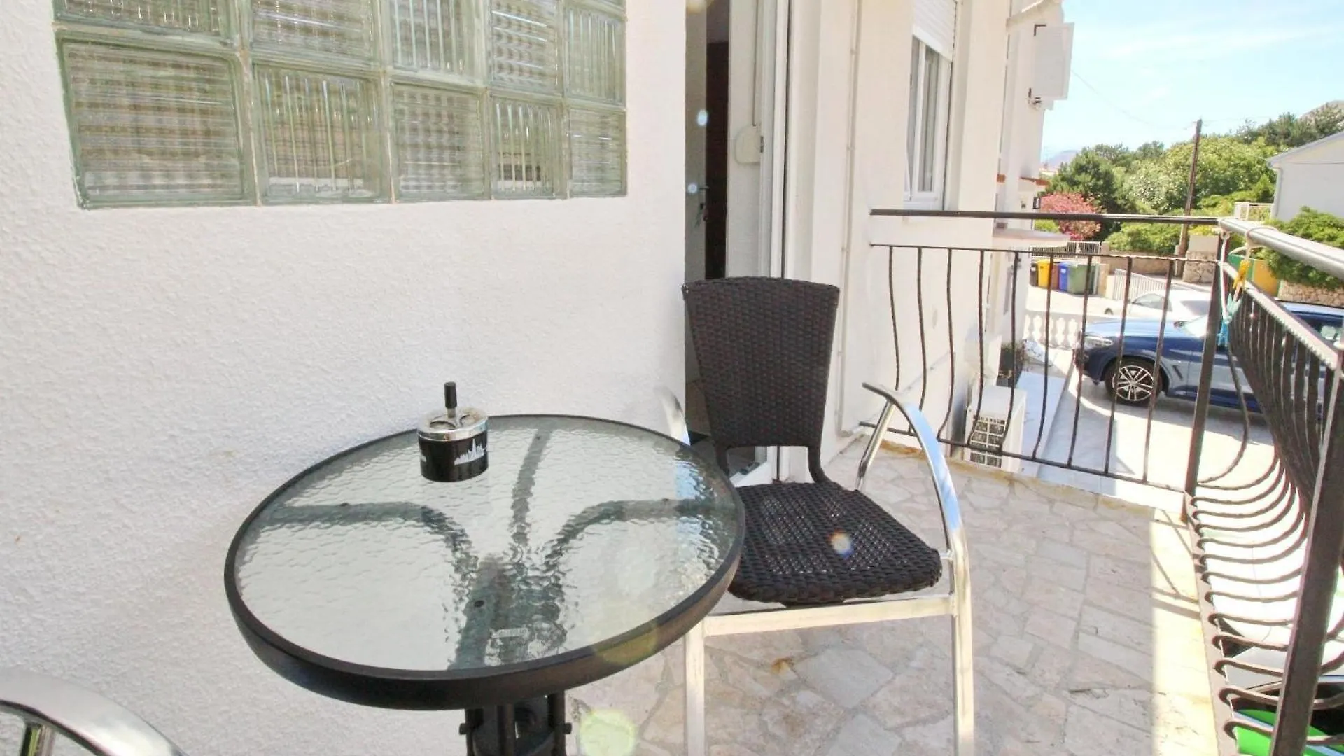 Doppelzimmer Max 2 Personen, 12 M , 1 Schlafzimmer Mit Doppelbett, Klimatisiert Mit Kuehlschrank Und Free Wi-Fi Baska  Apartment Baska (Krk)